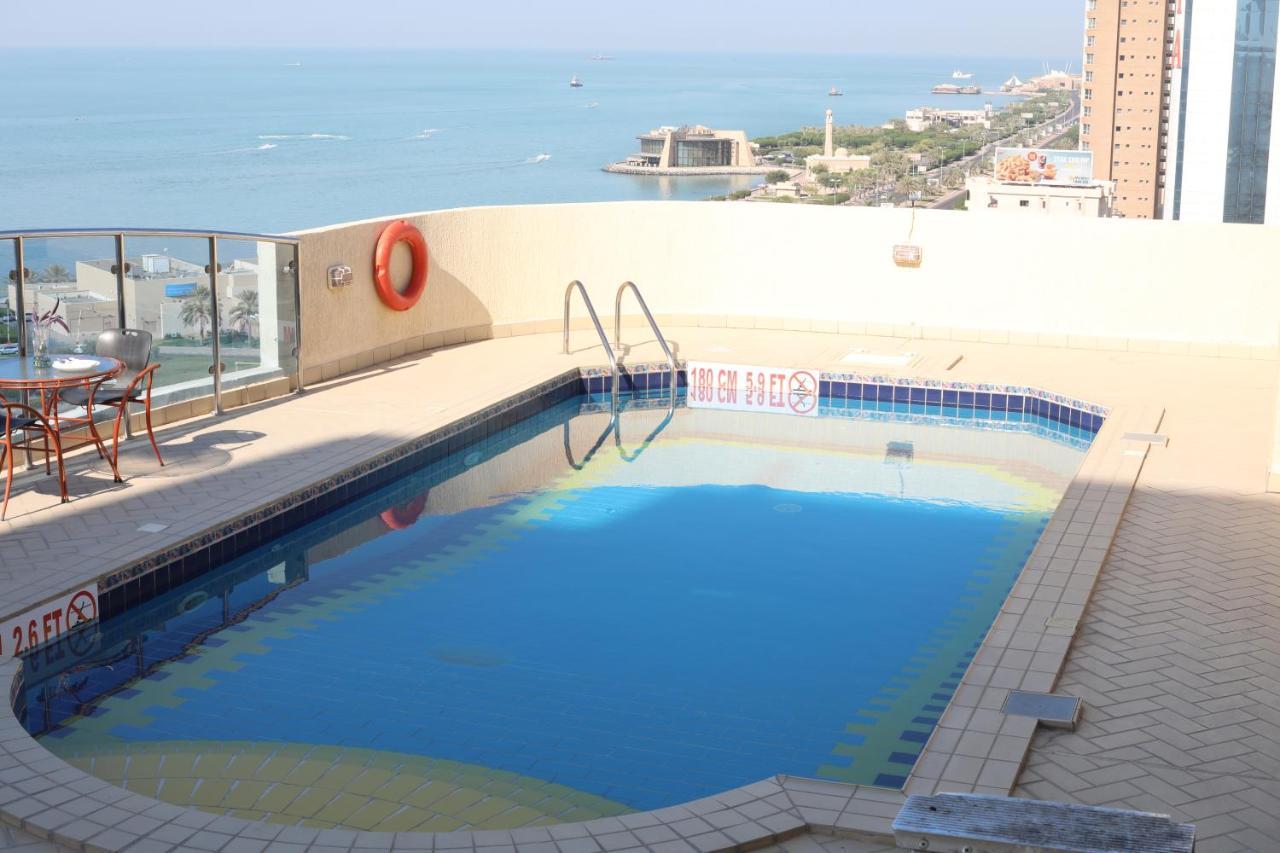 Готель Le Royal Corniche Salmiya Екстер'єр фото